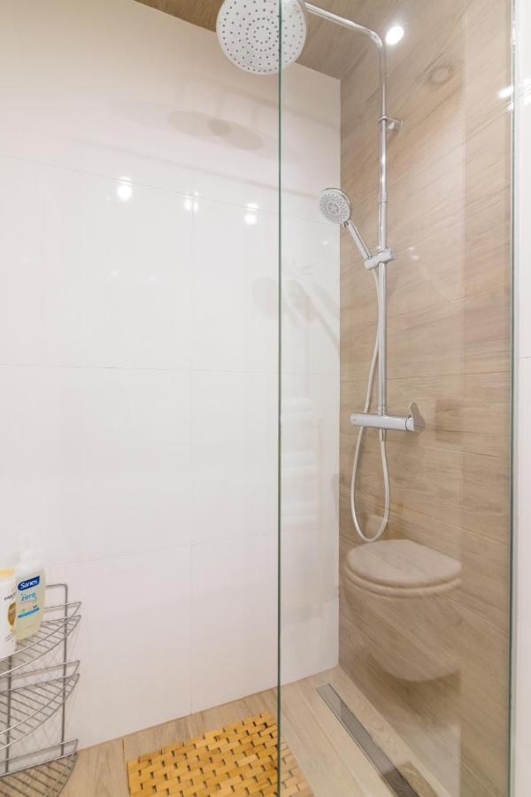 F & B Collection - 3 Bedroom Penthouse เทสซาโลนิกิ ภายนอก รูปภาพ